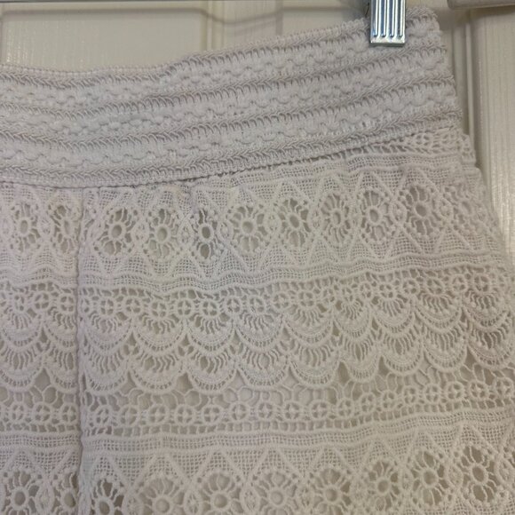 Jolt - White - Crochet Scalloped Shorts - S - Picture 3 of 5